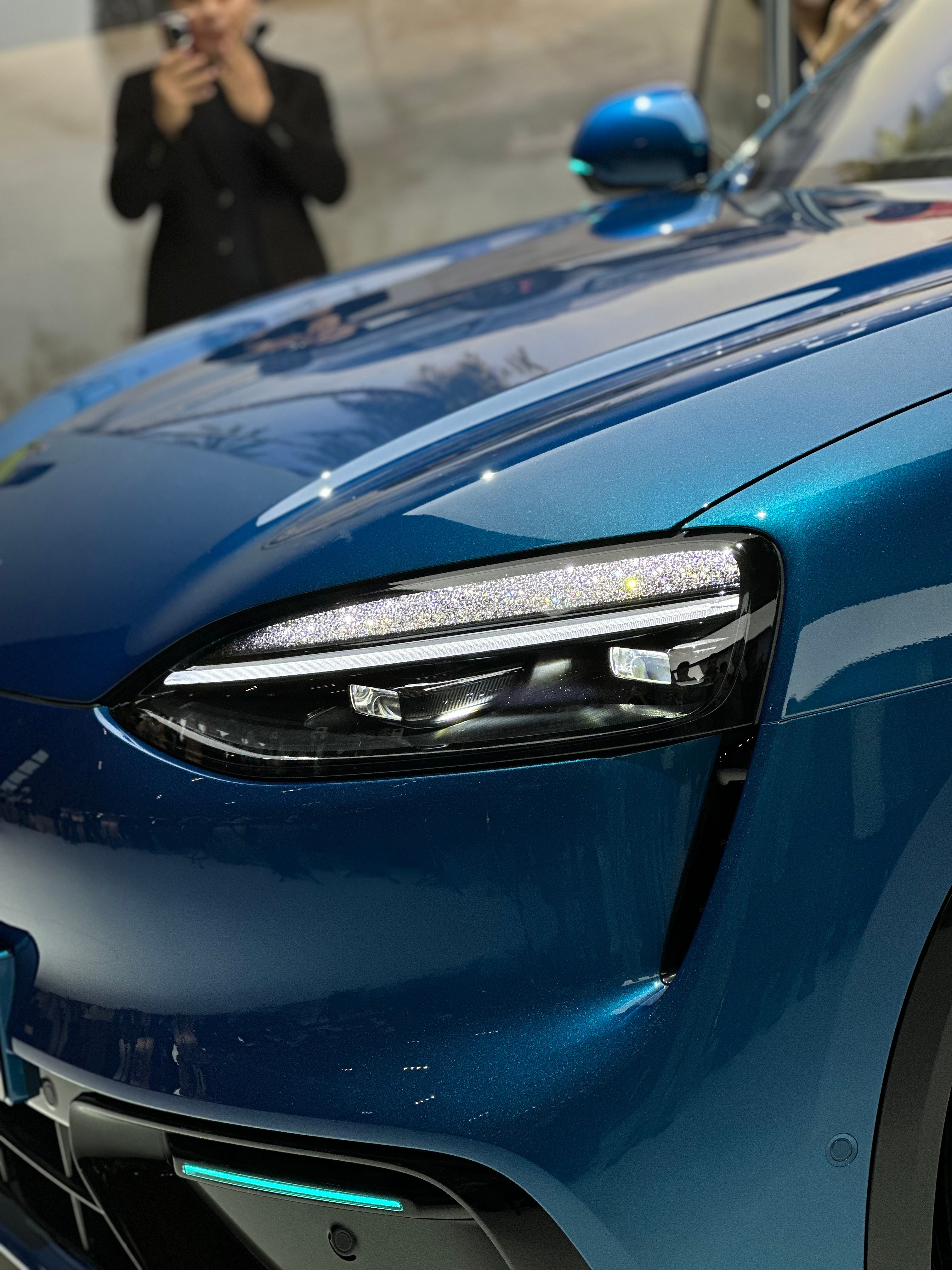 意向金订单有个好处就是可以随时改配置刚才想了想M6这车地台应该不会太高踏板如果