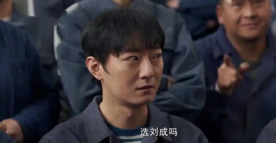 有没有觉得他看上去很可怕？越来越让人讨厌，不知是变了？还是本来面目就是这样？