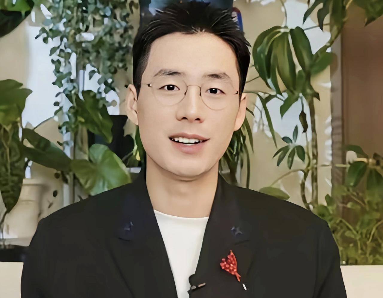 顿顿是极为聪明的，他也是除了董宇辉之外，离职后发展最好的主播顿顿（王若顿）离