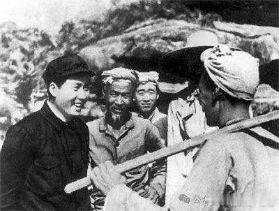 【毛主席到底哪里伟大？】灯塔旗帜有人问：毛主席到底哪里伟大？