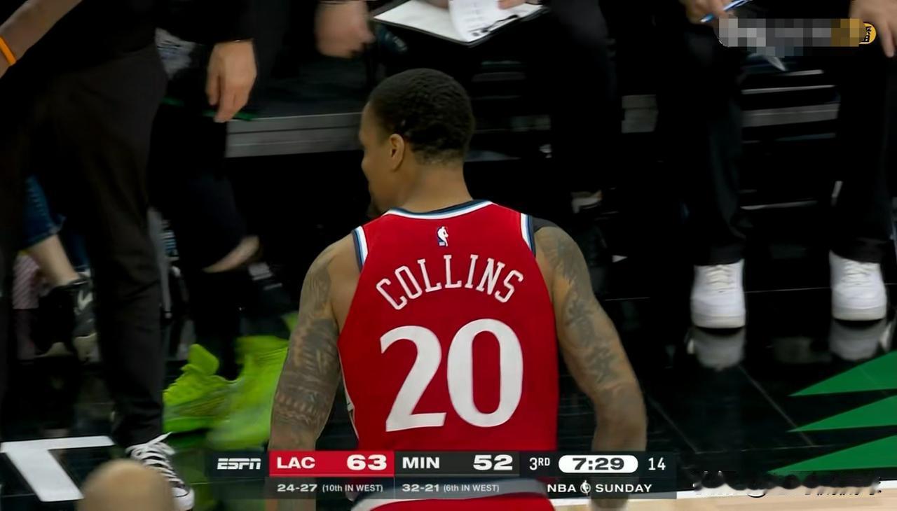 快船大将科林斯真是如鱼得水！在今天快船客场以115：96大胜森林狼的比赛中，科林