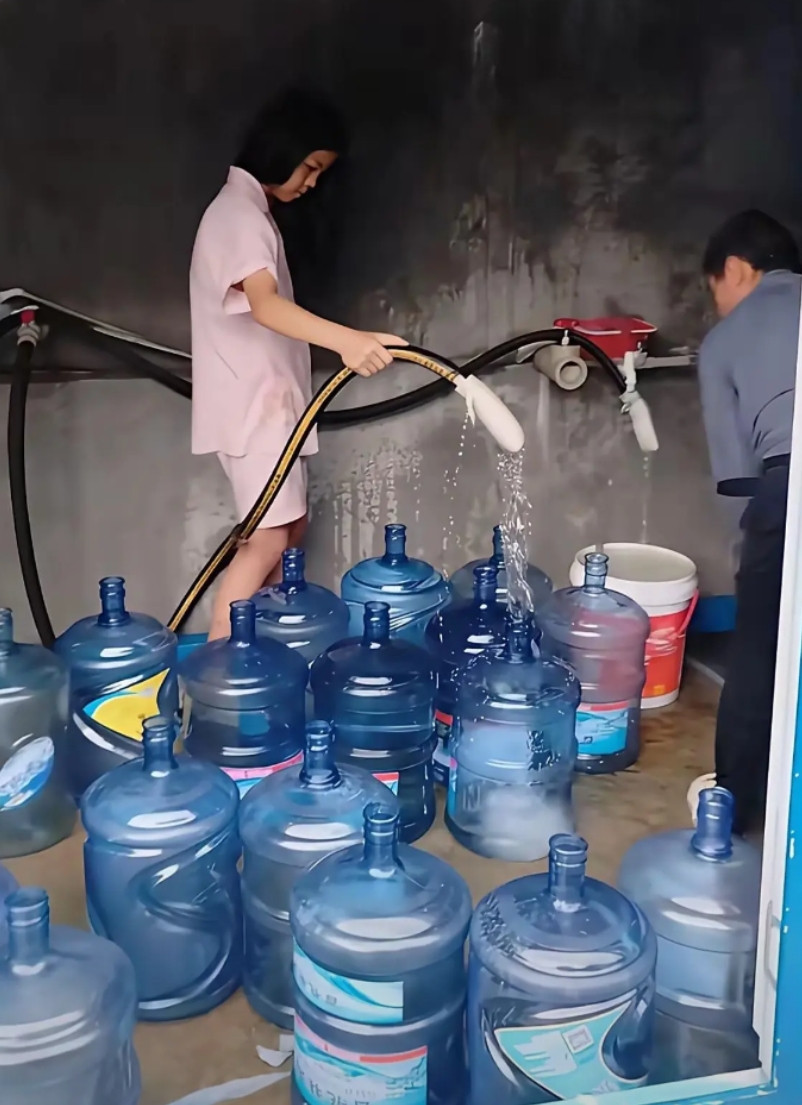 这种桶装的纯净水还敢喝吗？