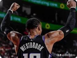 随着威少赛季第4次砍三双，来看看25-26赛季有哪些老将拿过三双吧！1、维斯