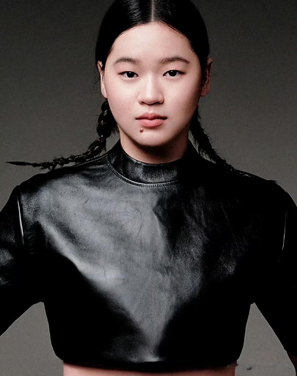 18岁的全红婵登上2025《人物》杂志封面的理由:1.正式走入成人世界的全红婵