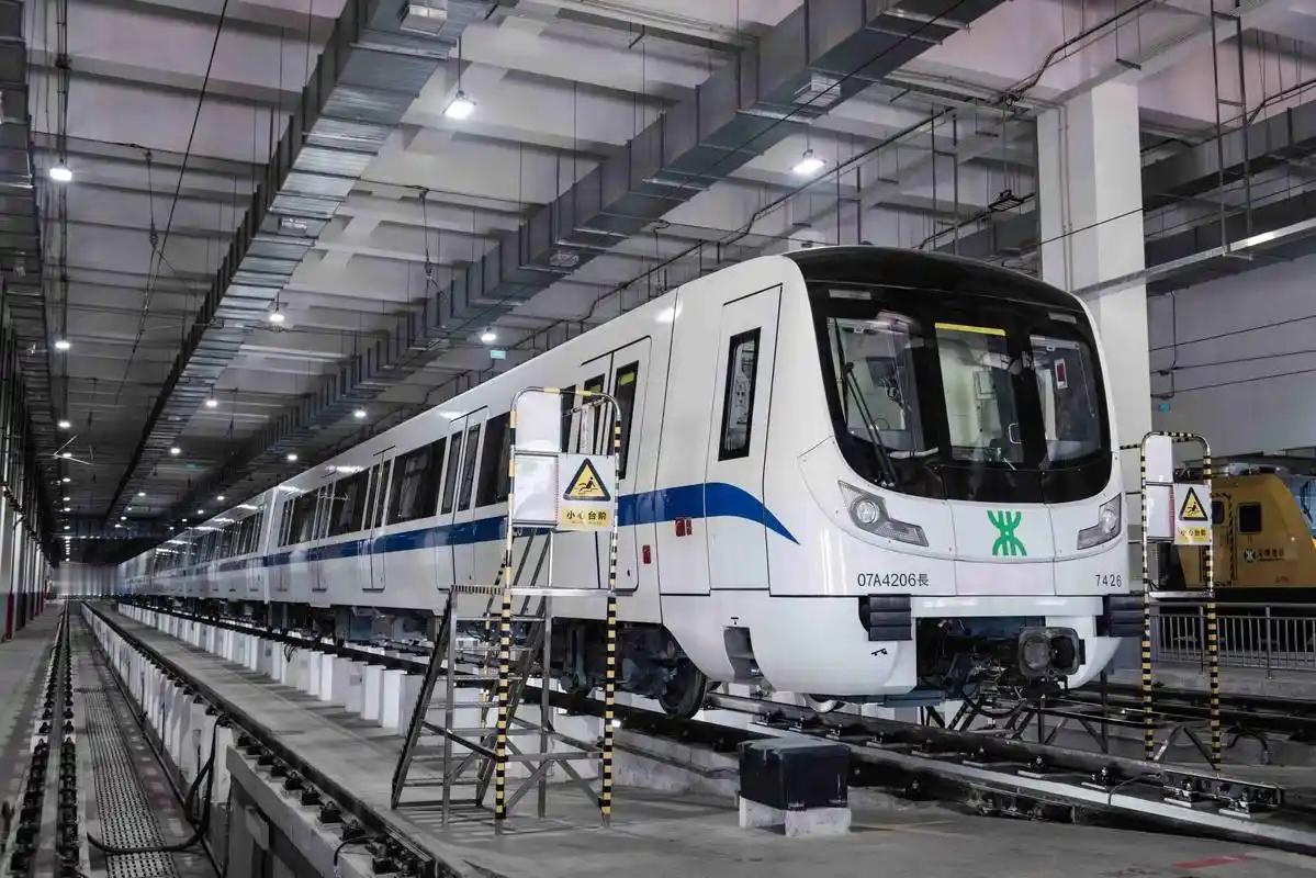 在北京坐地铁叫subway，在上海却叫metro，同一个东西，为何两个名字？ 