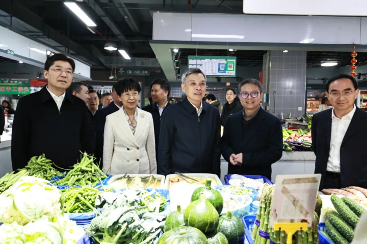 刘捷检查春运组织保障和节日市场保供工作