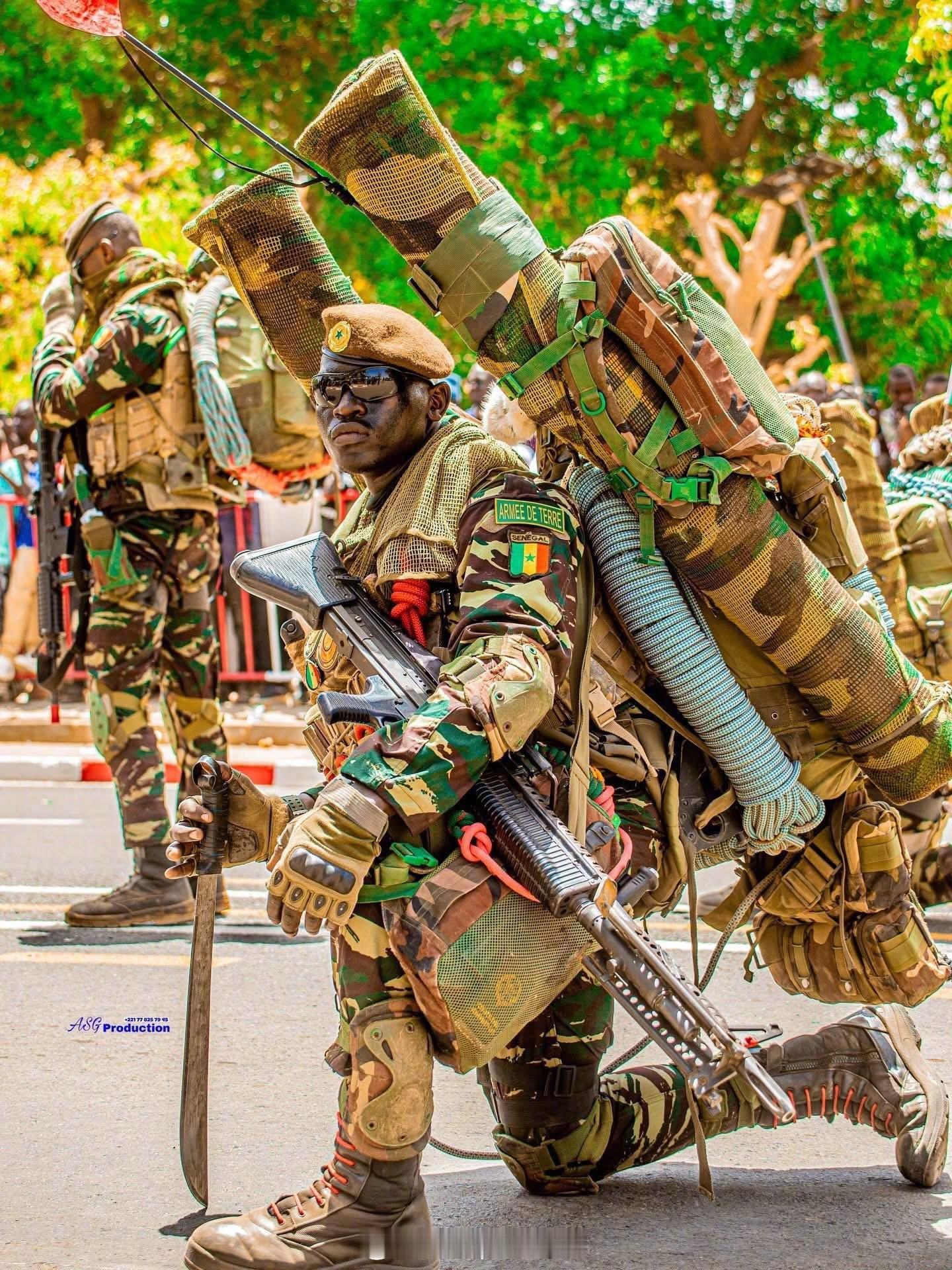 烽火问鼎计划塞内加尔特种部队士兵，花哨有余，能力有待考察。