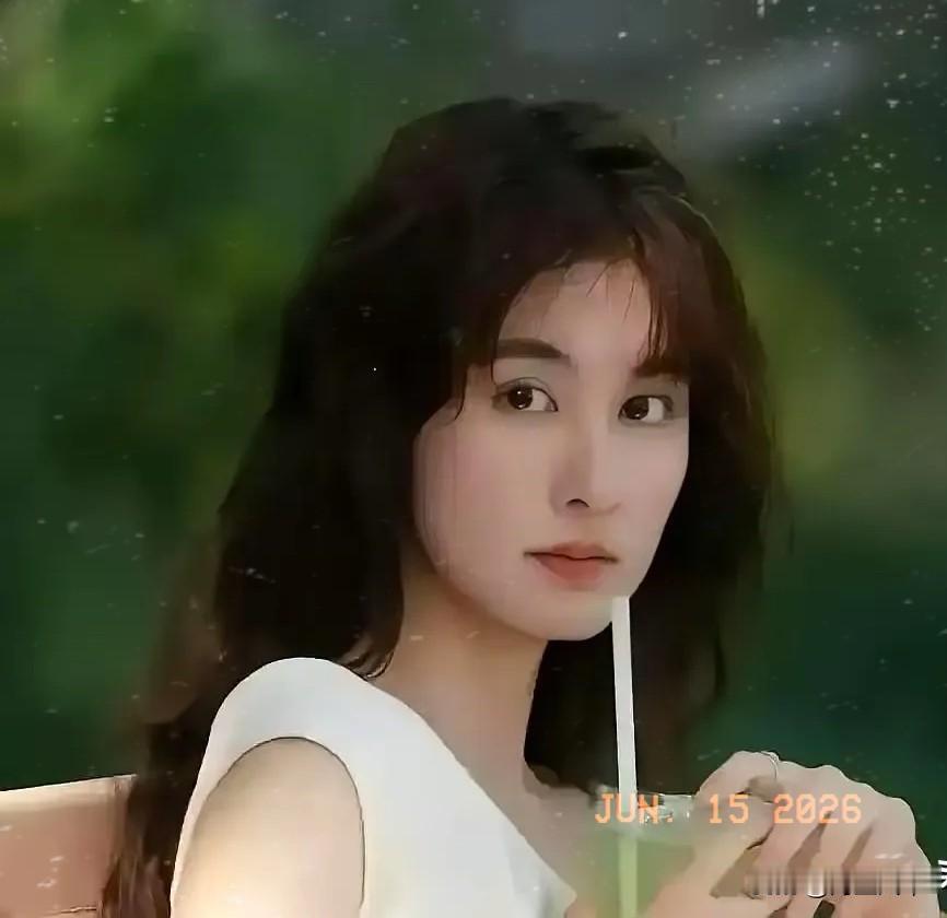 央视一套《主角》刚播完，女二号韩沛颖就据传拿到了好几部女一的本子，而女一号刘浩存