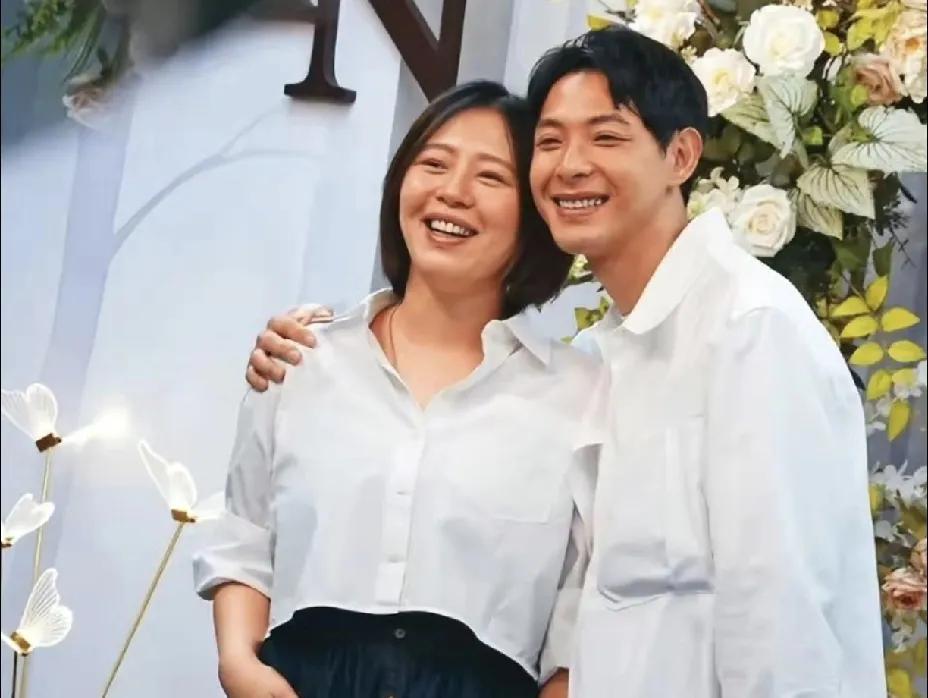 刘品言，双喜临门呀！7月9日上午，有网友爆料，演员刘品言和男友低调领证结婚啦