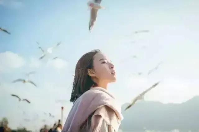 一位哲学教授说：“无论我们活了多久，是70岁，还是80岁，或是90岁，其实，这