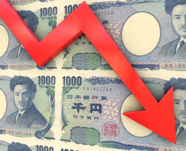 美国亲手坑苦日本！日元跌到100日元只值4.22元人民币，普通人的购买力正在被一
