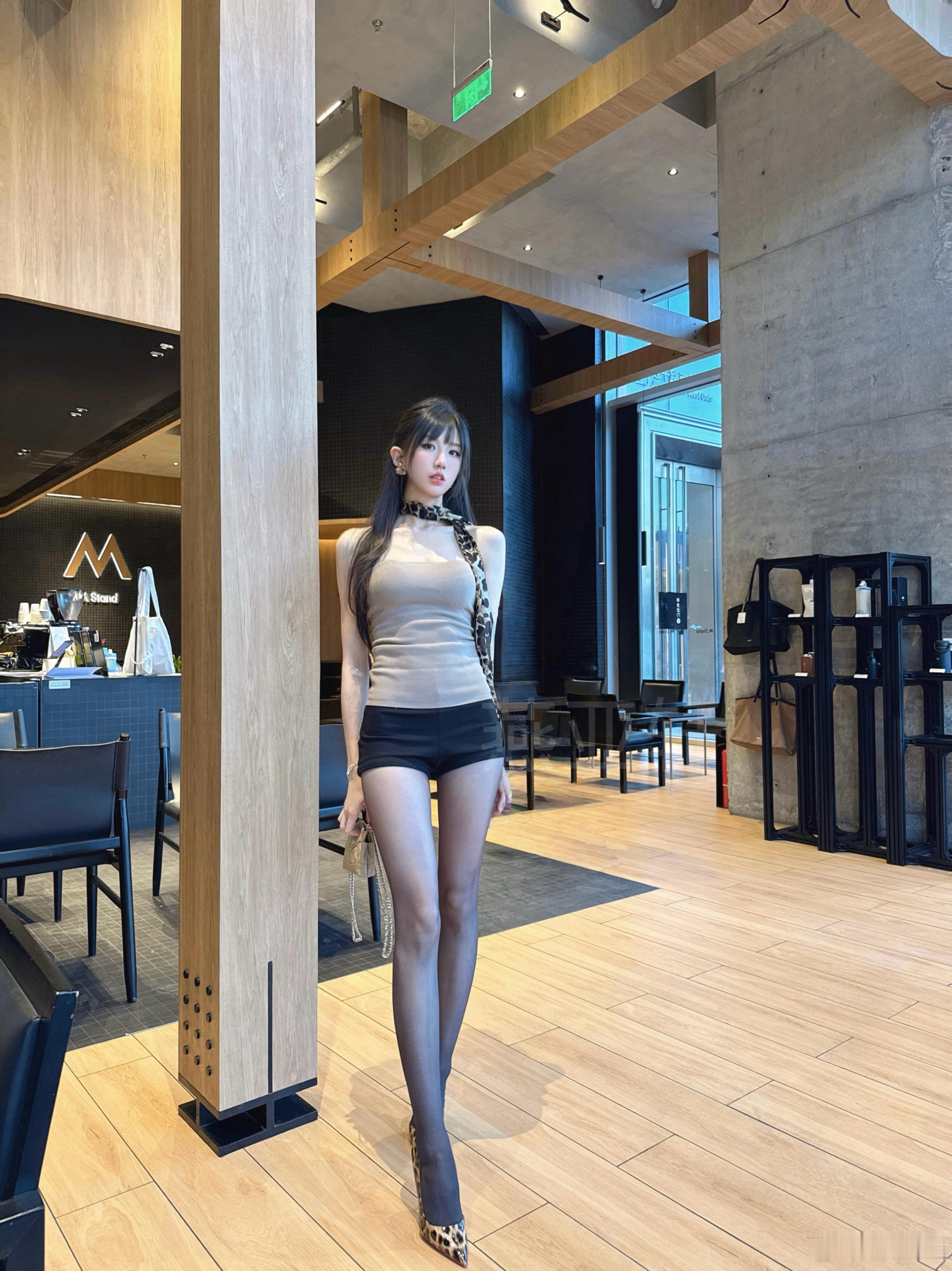 告诉我谁是主人燕亚轩今天穿什么涞觅,不止丝滑​​​