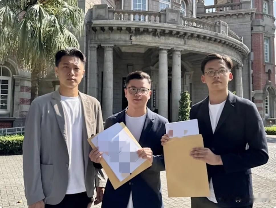 青鸟勾结沈办私蓦资金筹机车环岛打文宣，凌涛昨告发沈伯洋及侧翼违反“政治献金法”，
