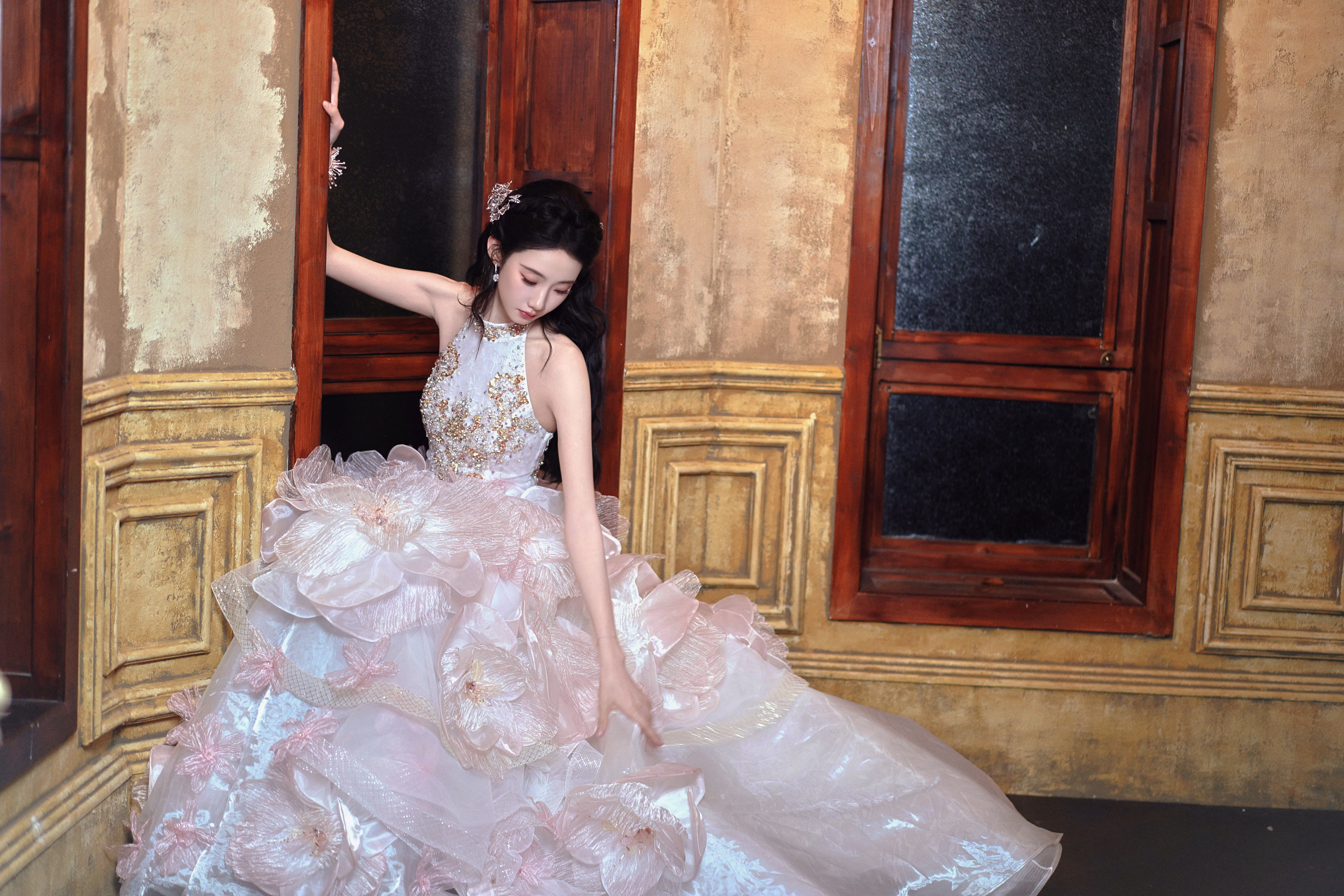 张艺凡闻起来就香香的