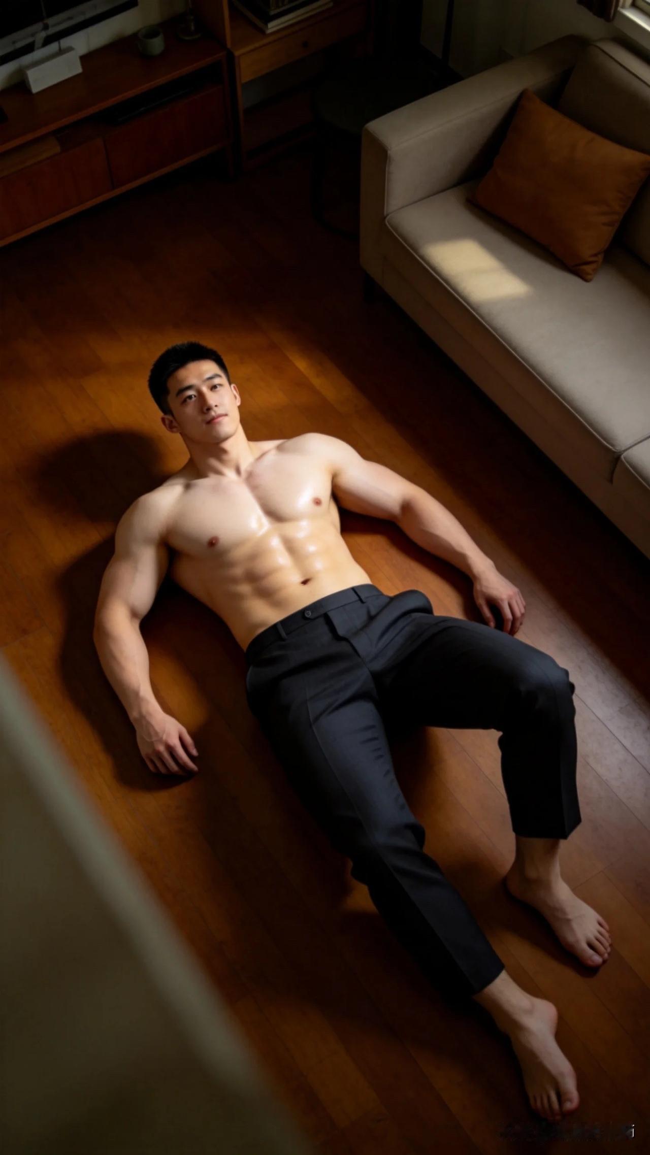 夏天最凉快的地方就是地板帅哥男人