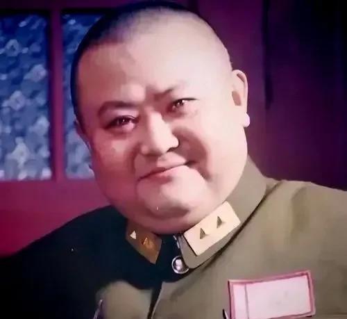 1948年10月，蒋介石密令“就地枪决范绍增”的电报刚锁进宣铁吾抽屉，十六铺码头