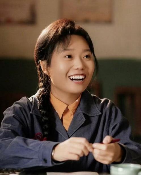 这个世界上我最想不通的人就是李雪琴了你说她李雪琴长相一般，不漂亮不惊艳，可是就