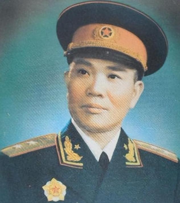 1955年，大授衔前，毛泽东主席审阅拟选名单时，在少将名单中看到了韩伟的名字，不