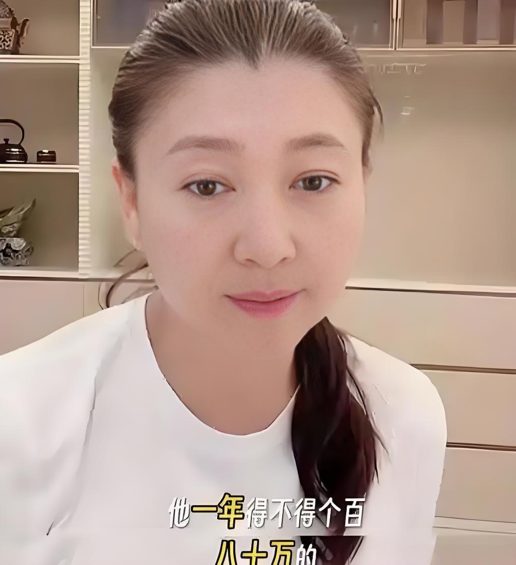 闫学晶这回出事儿，一点都不意外，早就看出来苗头。翻她以前的视频就有感觉：儿