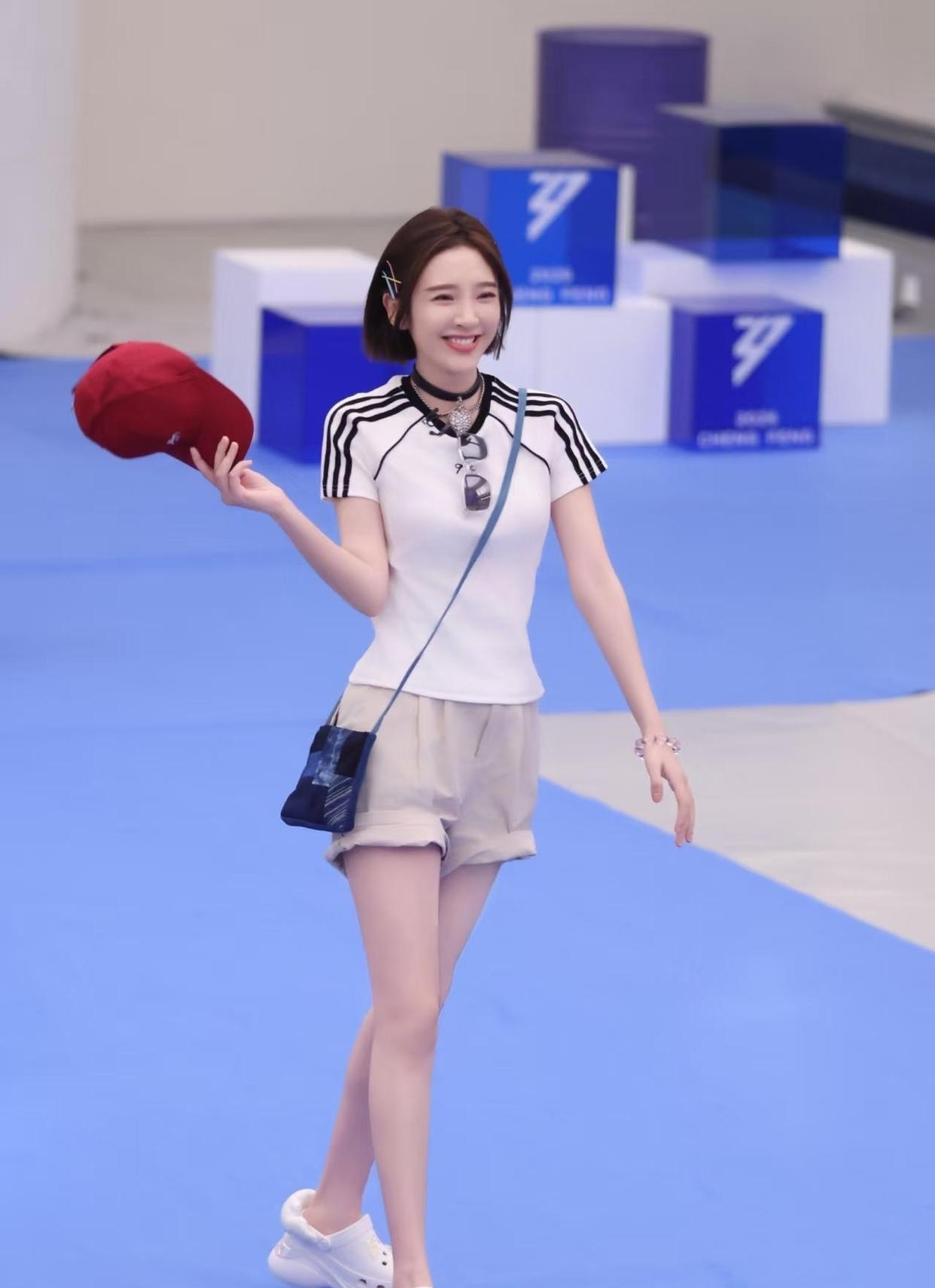 唐艺昕确实是从小美到大呀，小时候的她就长得好好看