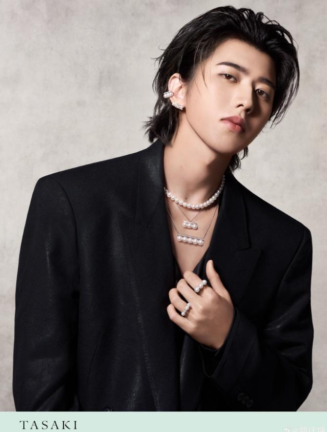 蔡徐坤空降塔思琦全球代言人！塔思琦和蔡徐坤近五年毫无合作，这次直接给了首位全球