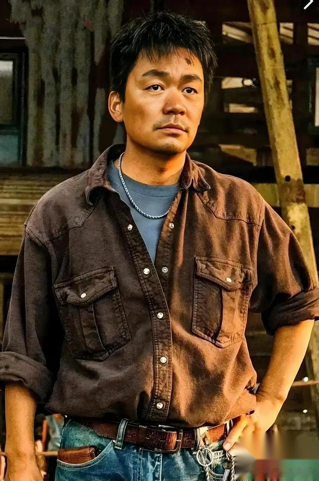 王宝强新片《狠家伙》预告出来了不拍喜剧跑去拍唐人街黑帮片还请了梁家辉段奕宏，一个