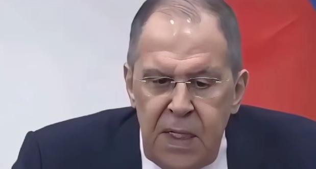 伊朗终于拿到新战机了！不是网上传的48架，是首批16架，其中12架已经停在伊朗的