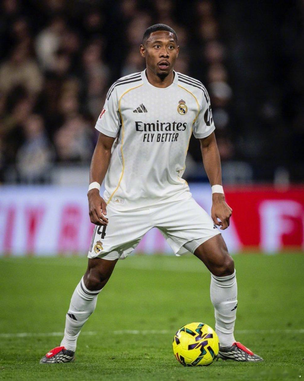 【伤病影响】罗马诺：皇马明确态度，与阿拉巴的合作到夏季结束。33岁的阿拉巴在20