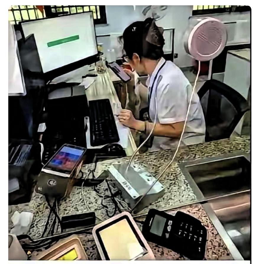 我实在想不通。张家界这次怎么了？外国人在中国，凭什么就能有特权？规矩就是规矩