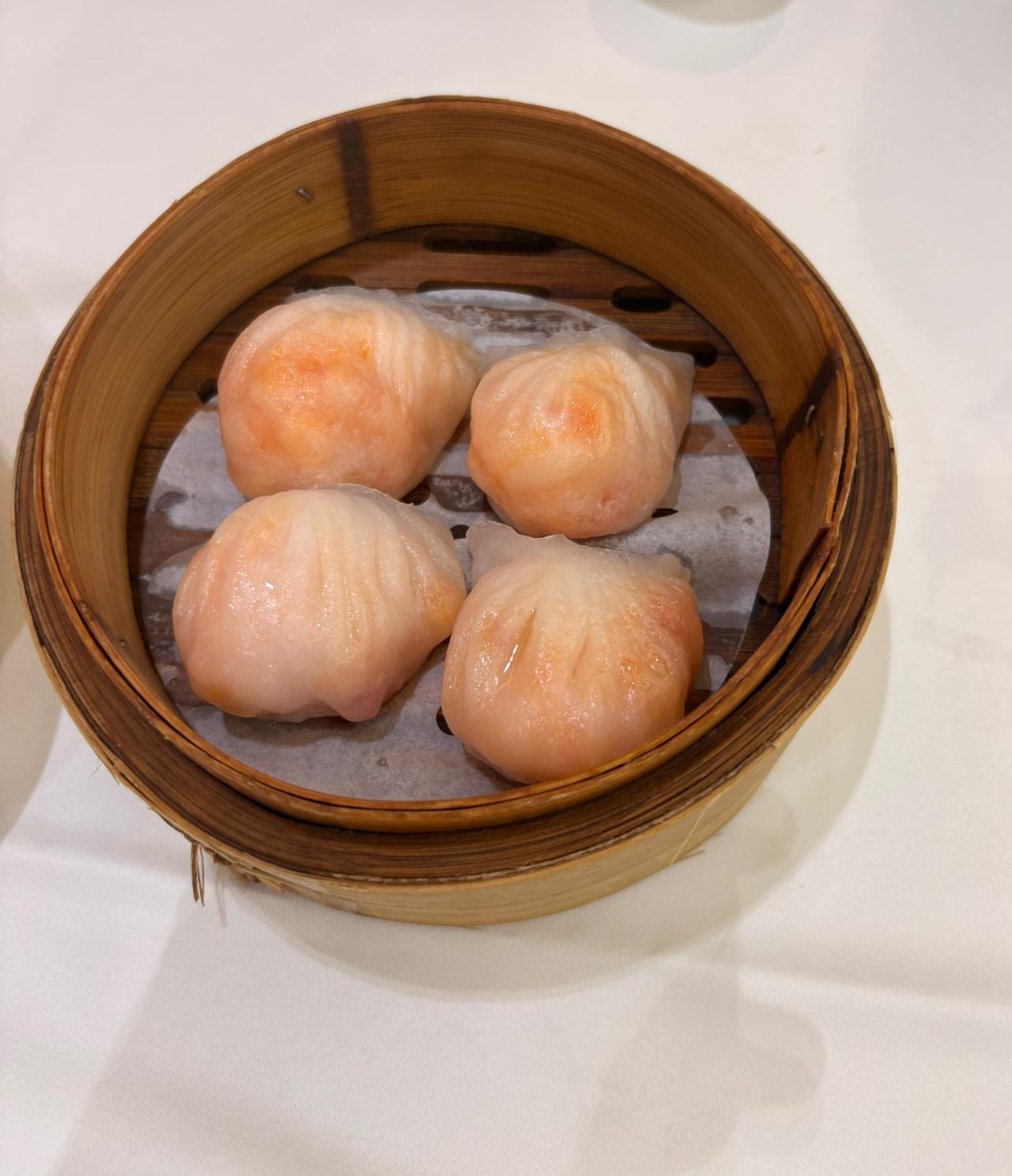 网上说，一个男人，不抽烟，不喝酒不打麻将，不嫖娼，下了班就回家，工资每个