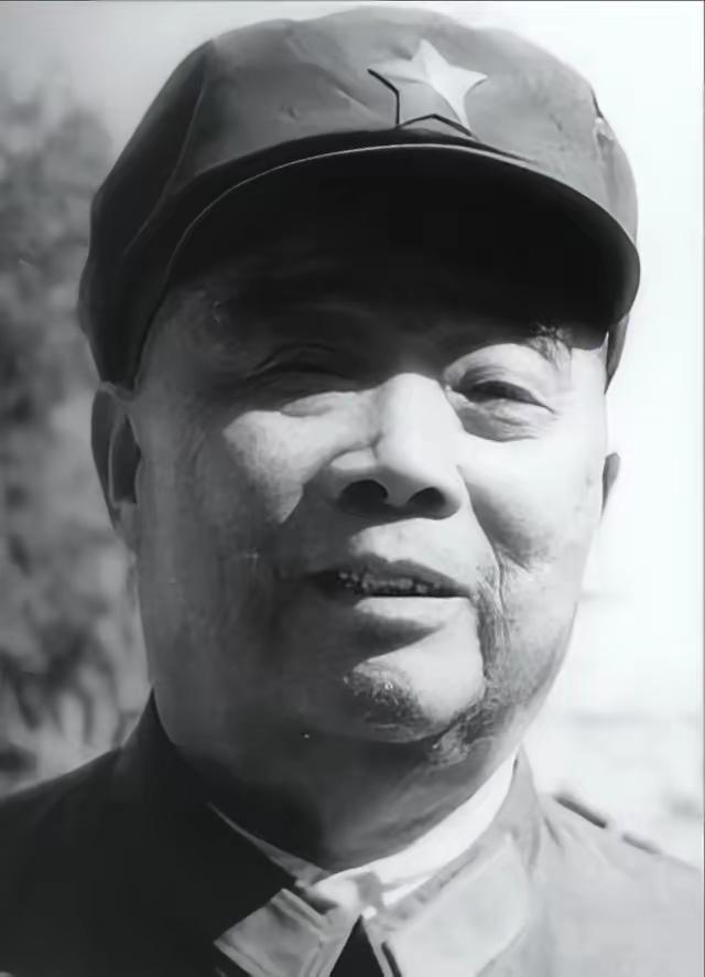 1955年，陈开路是红一军团的团长，却因抗战中多次负伤，后遗症太多，在授衔仪式上