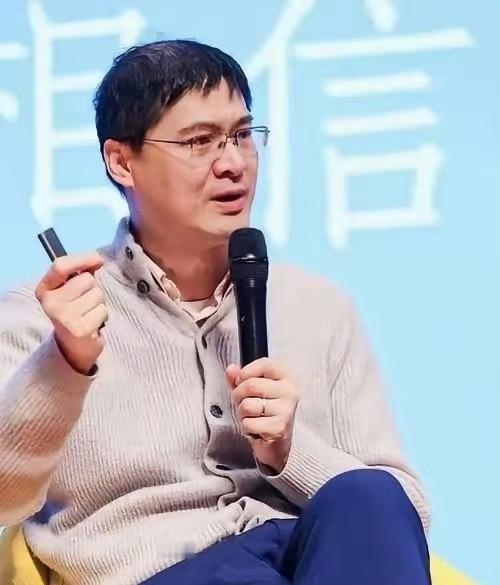 “你可以一时间骗一些人，但不能在所有时间骗所有人”，美国萝莉岛320万页文件曝光