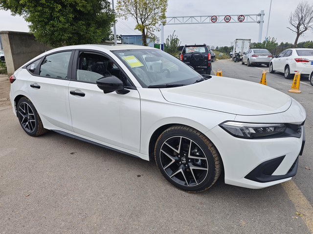 FL1手动，离合太重档位生涩，大佬们快来昨天刚定了一台手动思域，现车，不让试驾