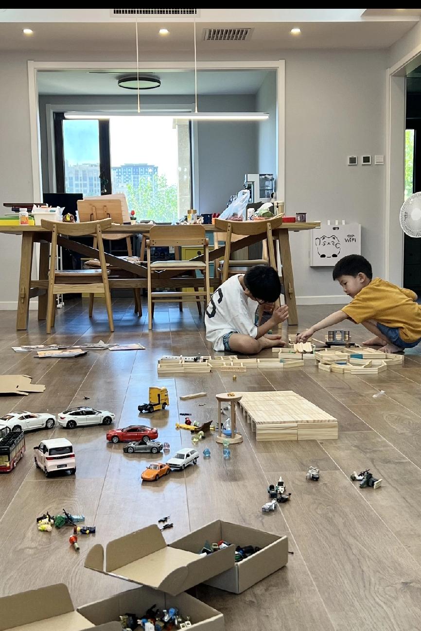 我老公的外甥女，离婚了，带着一个五岁的孩子。她说要出去找工作，想把孩子在我们家放