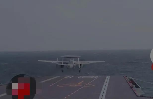 三型舰载机呼啸升空，81192，这盛世如你所愿再也不用孤军奋战，再也不用以