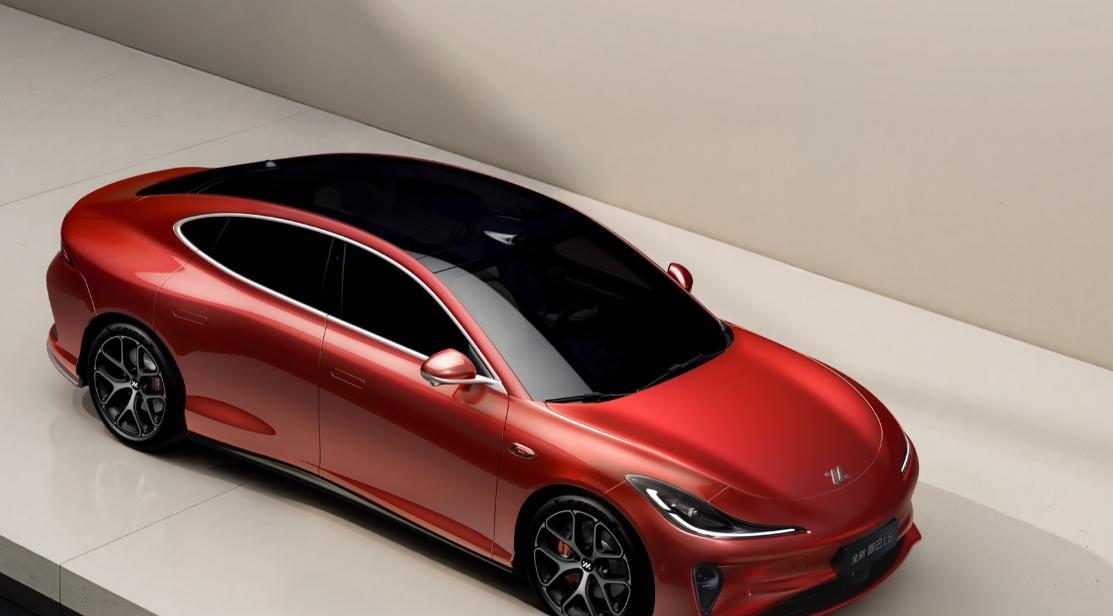 汽车销售小姐姐给出的建议：要高性能——选极氪007GT、小米SU7；要长