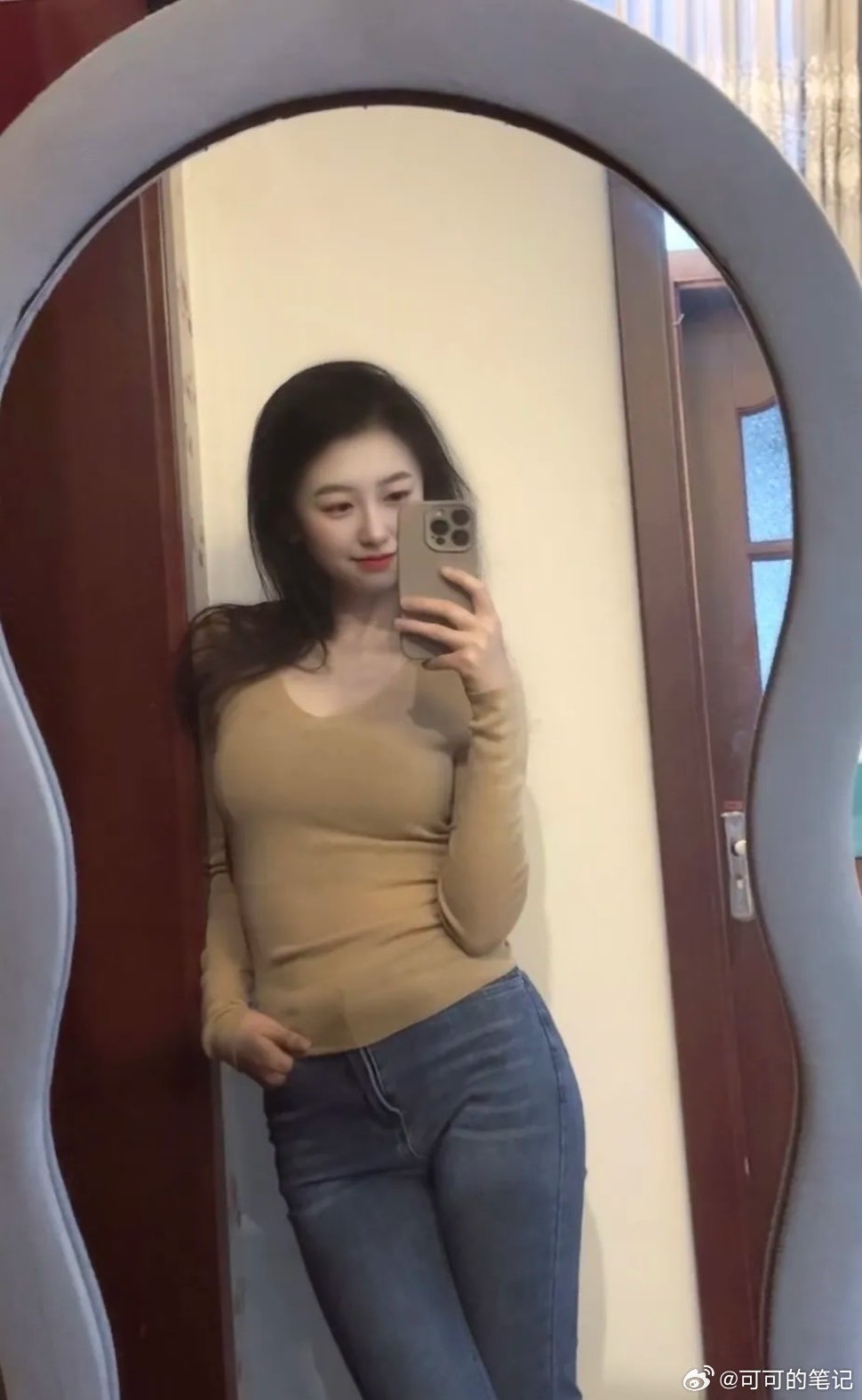 女人穿牛仔裤果然更有几分美感