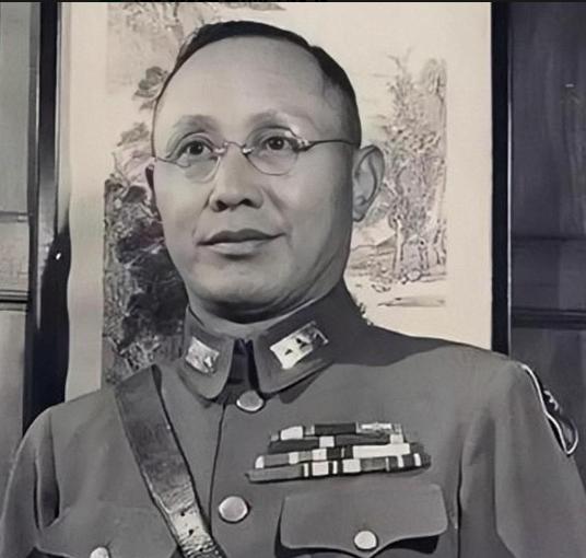 1949年，国军兵团司令李文拒绝参加北平和平起义，傅作义再三苦劝，李文却说：“我