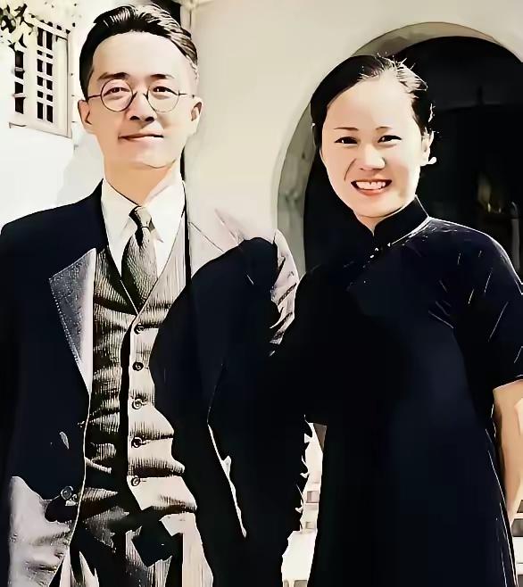 翻到这张1930年南京中央大学的老合影真的感慨。胡适比吴健雄大21岁，旁人总爱