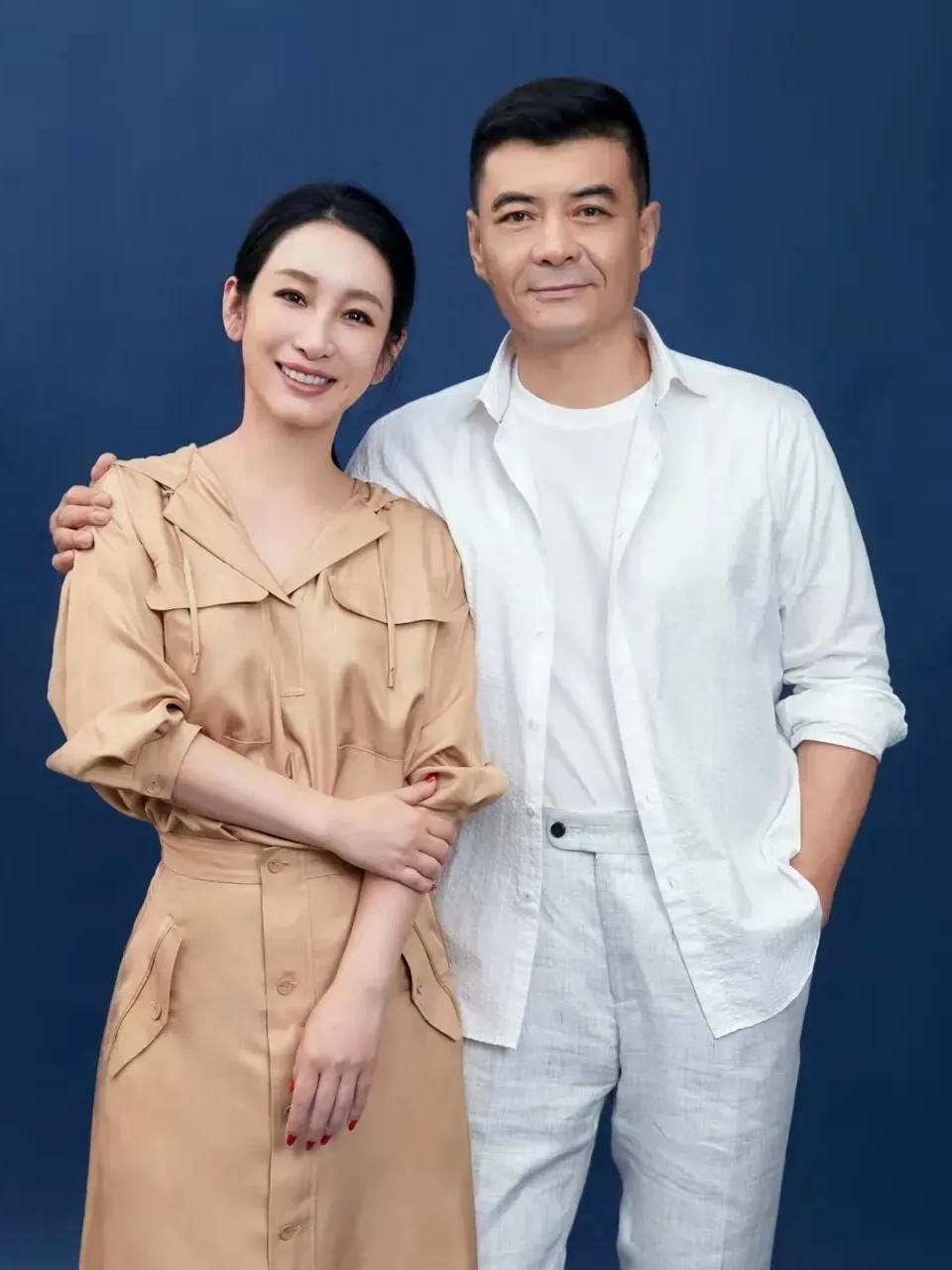 一次，刘涛问秦海璐:“王新军是你最爱的人吗？”秦海璐点头:“是。”刘涛又