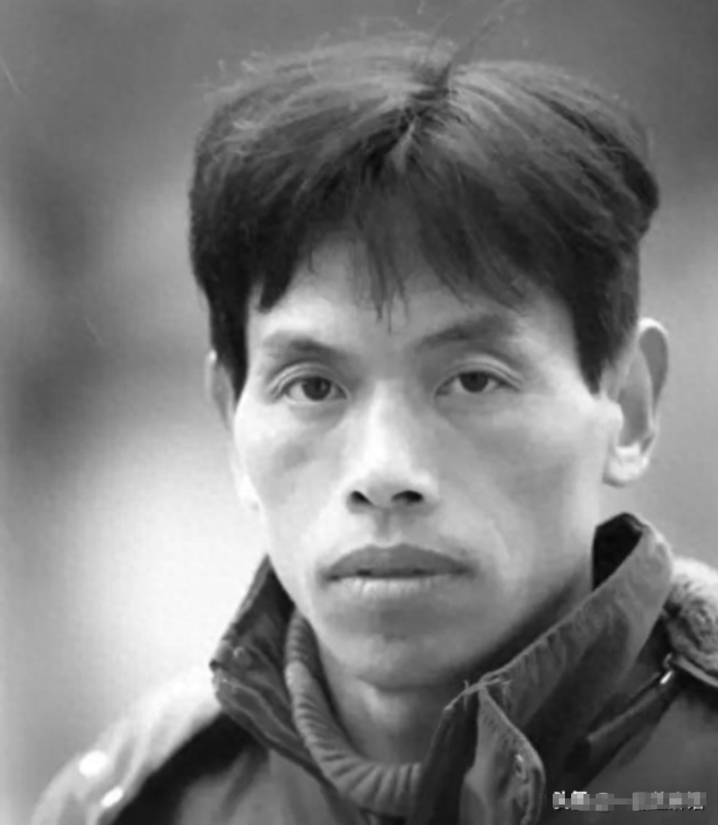 1999年，湖北一名23岁的小伙结婚。婚后的他蜗居在家，不打工也不种田，分文未挣