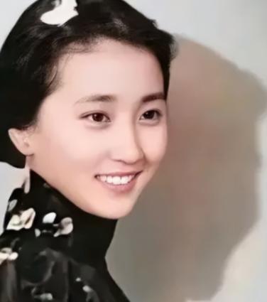 钱学森向蒋英表白：蒋英，要不，你嫁给我吧，蒋英委婉的拒绝：哥，我有男朋友，谁知，