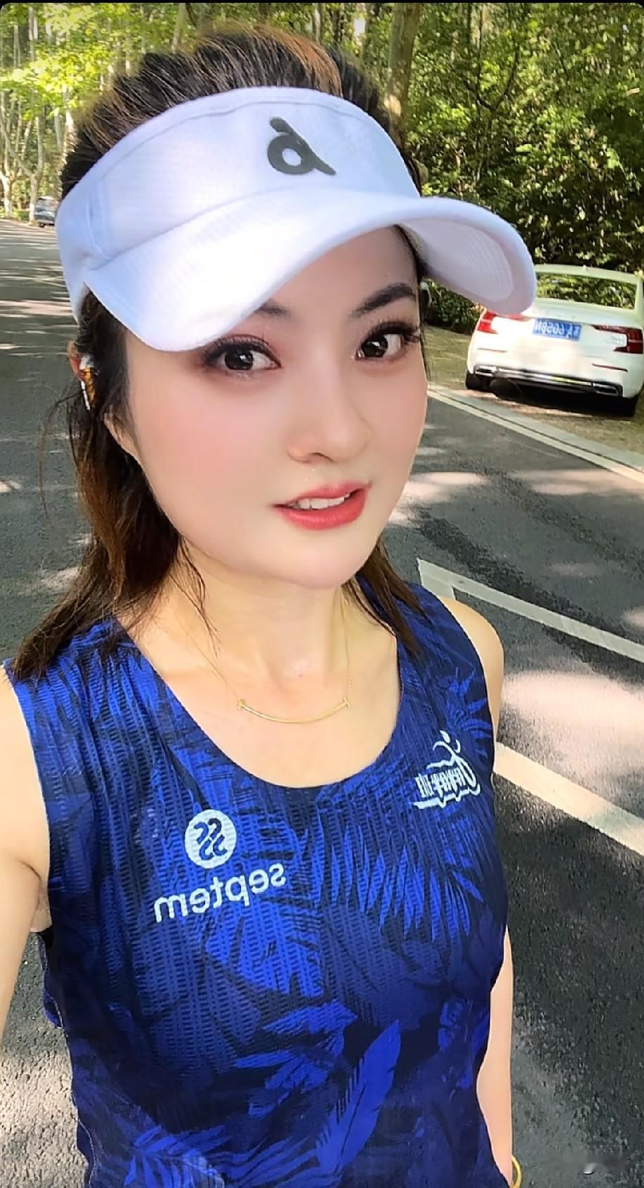 南京马拉松跑友大璐璐患癌目前已经开始化疗，病前几乎每天都要跑10多公里，都想不