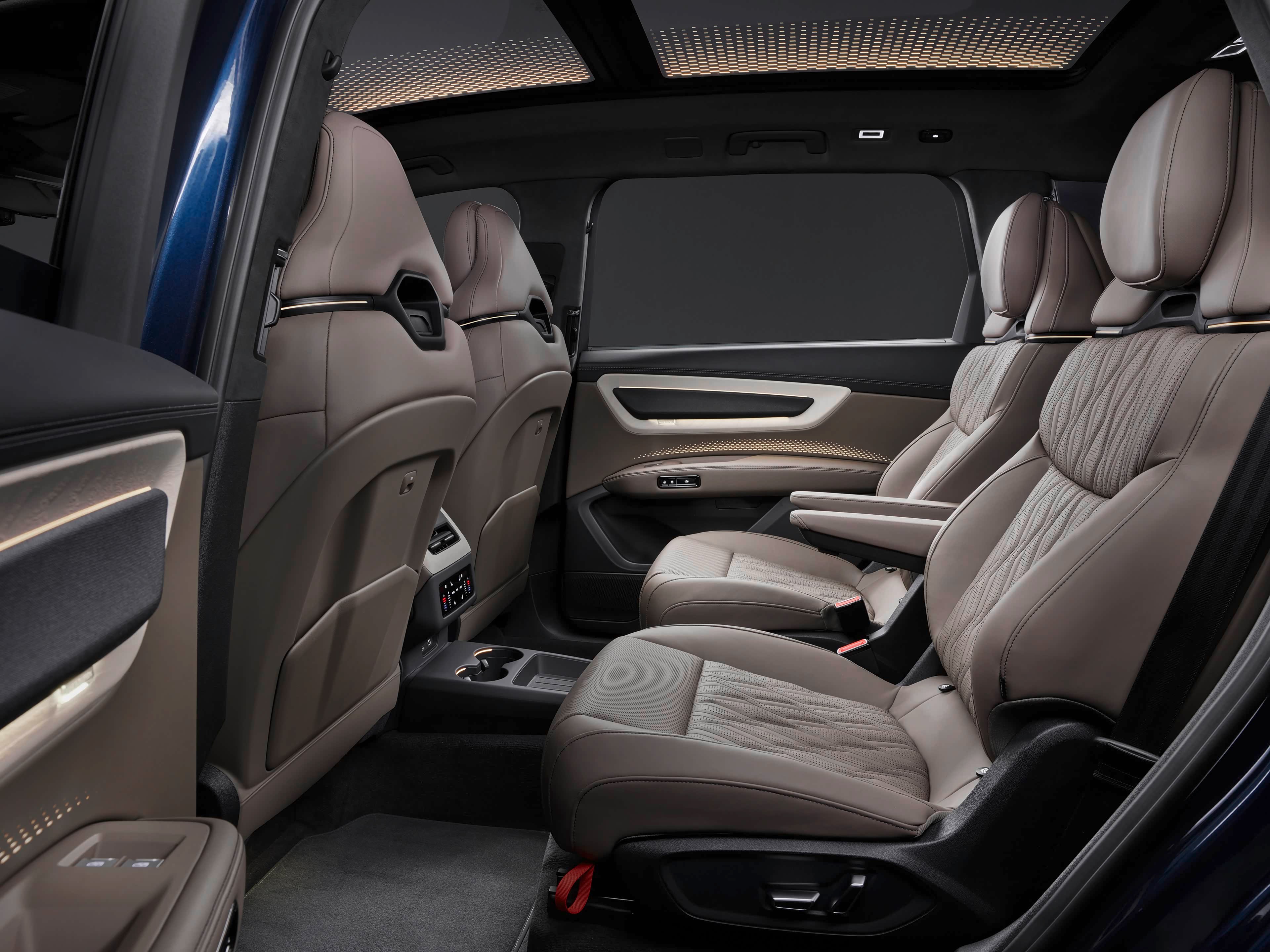 奥迪Q9和SQ9正式发布，奥迪品牌首款大型SUV，对标奔驰GLS和宝马X7车长