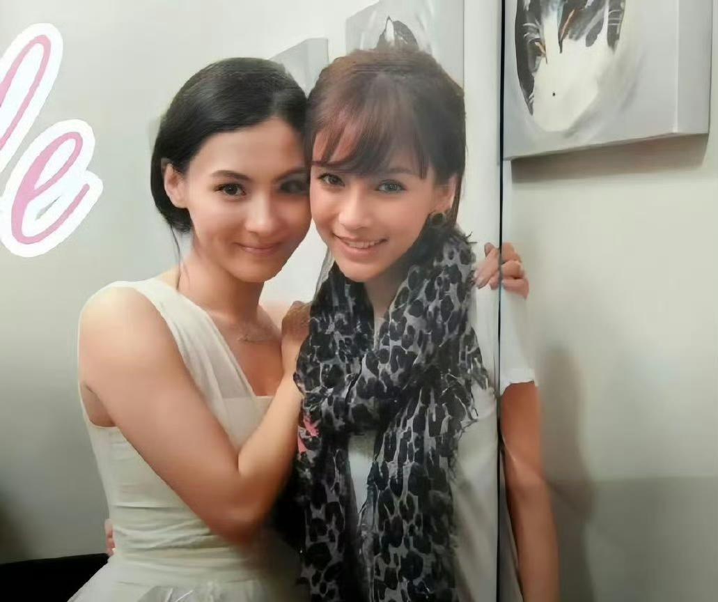 网友：为什么全世界最美的两个女人都离婚了呢？