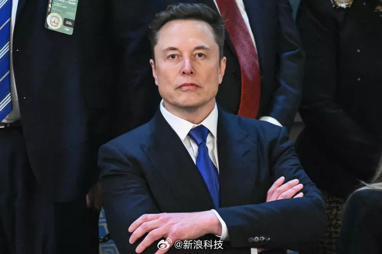 【特斯拉董事会回应奖励马斯克股票​​​】特斯拉涨超2%据路透社8月4日报道，美