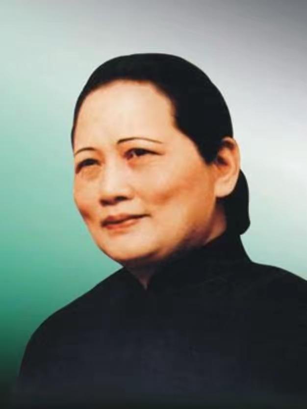 参加完陈毅元帅葬礼后，宋庆龄感叹：毛主席真是绝顶聪明！以通俗易懂的语言风格续写这