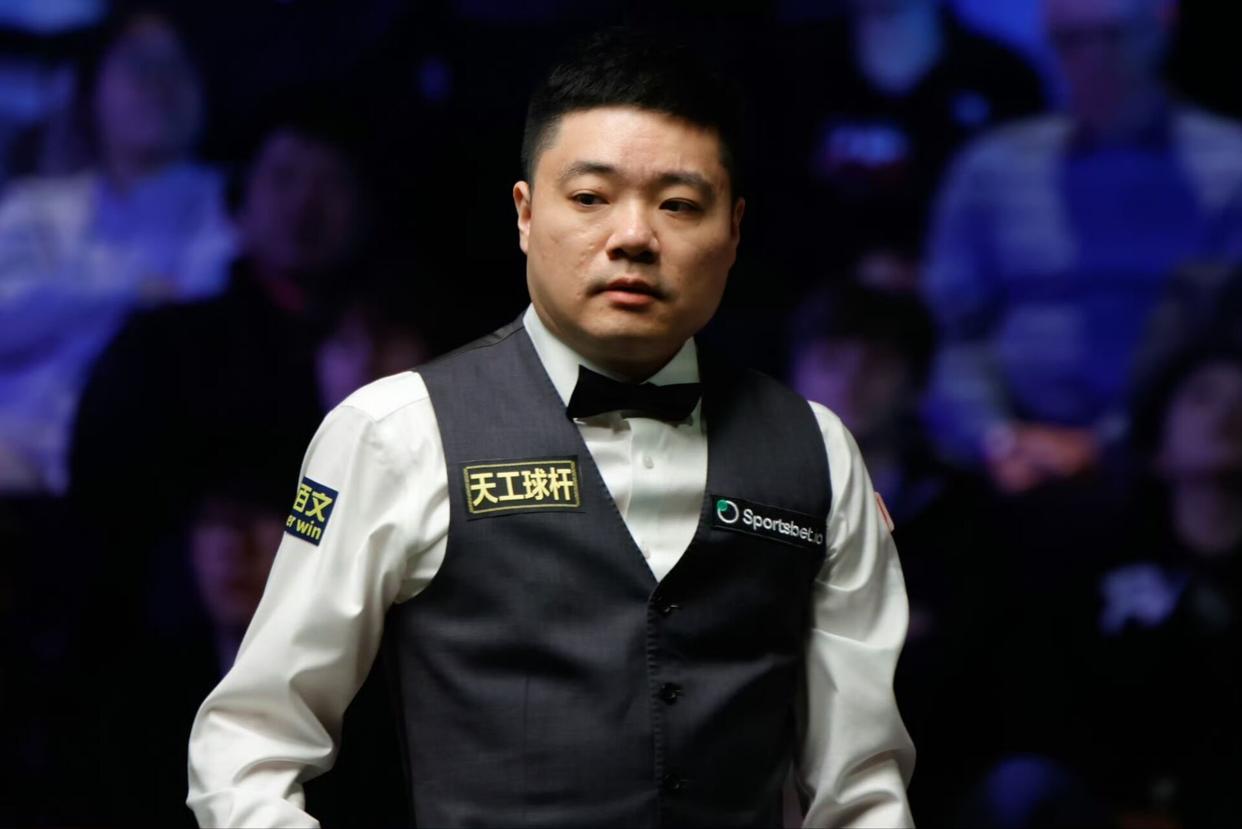 北京时间12月2日，2025斯诺克英锦赛正赛继续进行，结果丁俊晖以6-4淘汰徐思