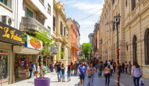 其实阿根廷什么也不缺，就是缺人，谁敢想，这个国土面积相当于新疆+西藏，人口才只有