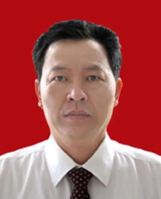 1984年，山东一位拿满军功章的老排爆英雄，竟被自家婆娘一纸诉状告上了法庭。